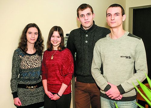 Студенты-изобретатели блинного конвейера из БНТУ Студенты-изобретатели блинного конвейера из БНТУ